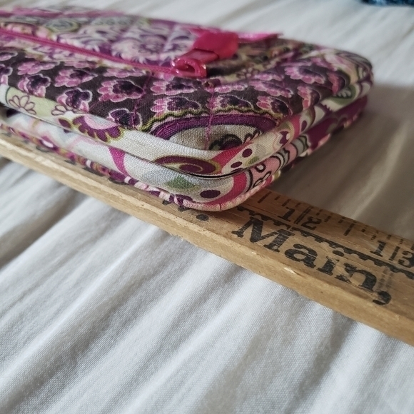 Vera Bradley Very Berry Paisley‎ hard Wallet - Picture 6 of 11